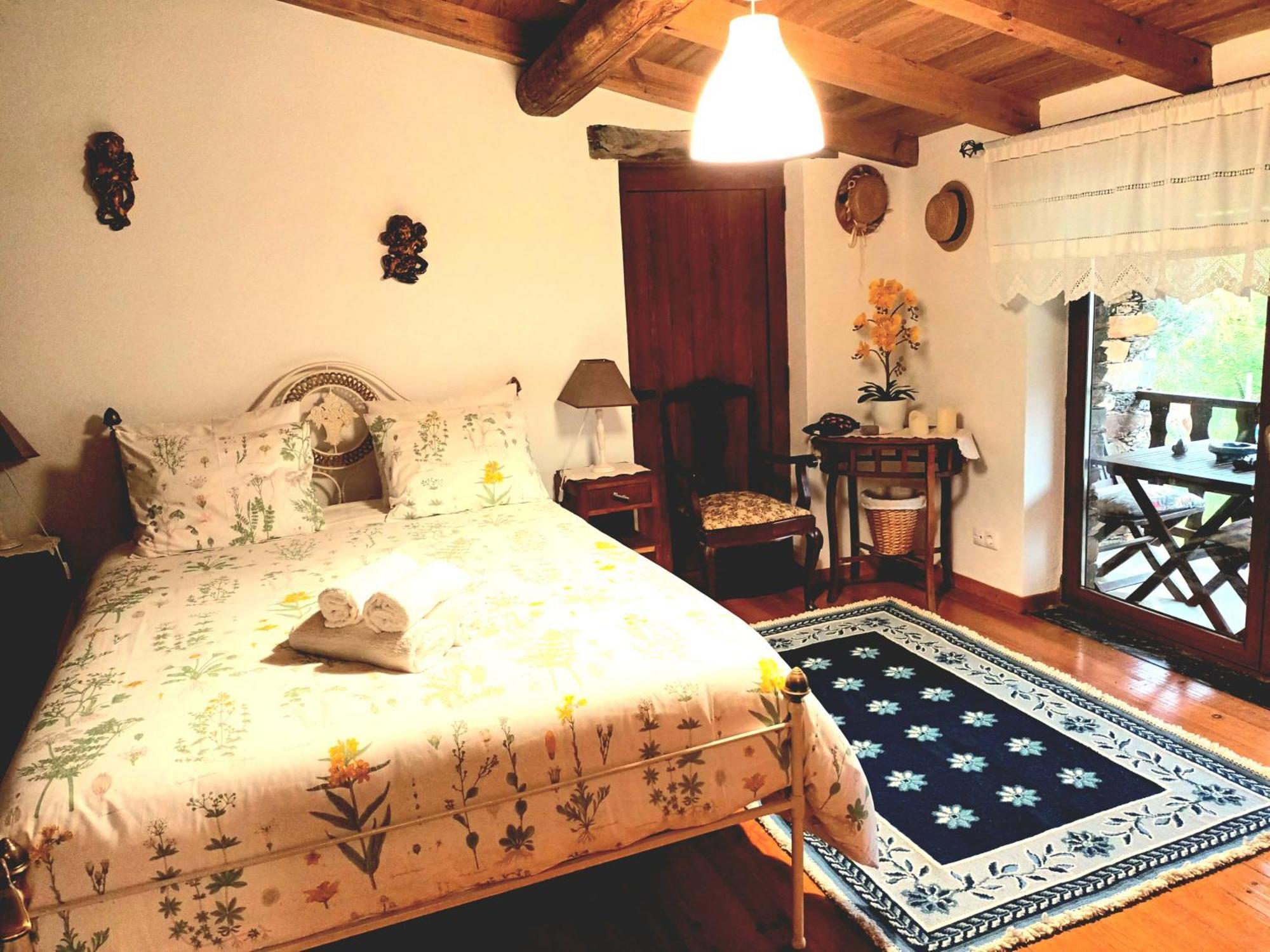 A Casa Da Natalia Guest House Cha de Alvares Eksteriør bilde
