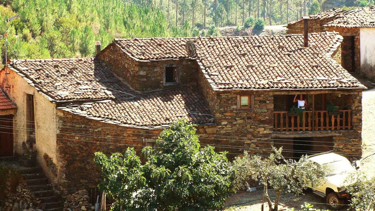 A Casa Da Natalia Guest House Cha de Alvares Eksteriør bilde